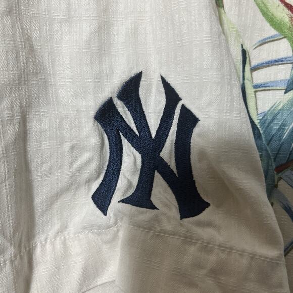 TOMMY‎ BAHAMA Baseball NY Yankees 100% Silk Shirt MLB Hawaiian Tropical XL - Picture 11 of 11